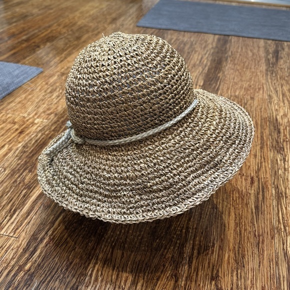 Vintage tan woven straw floppy 14” brim beach hat one size - Picture 3 of 9